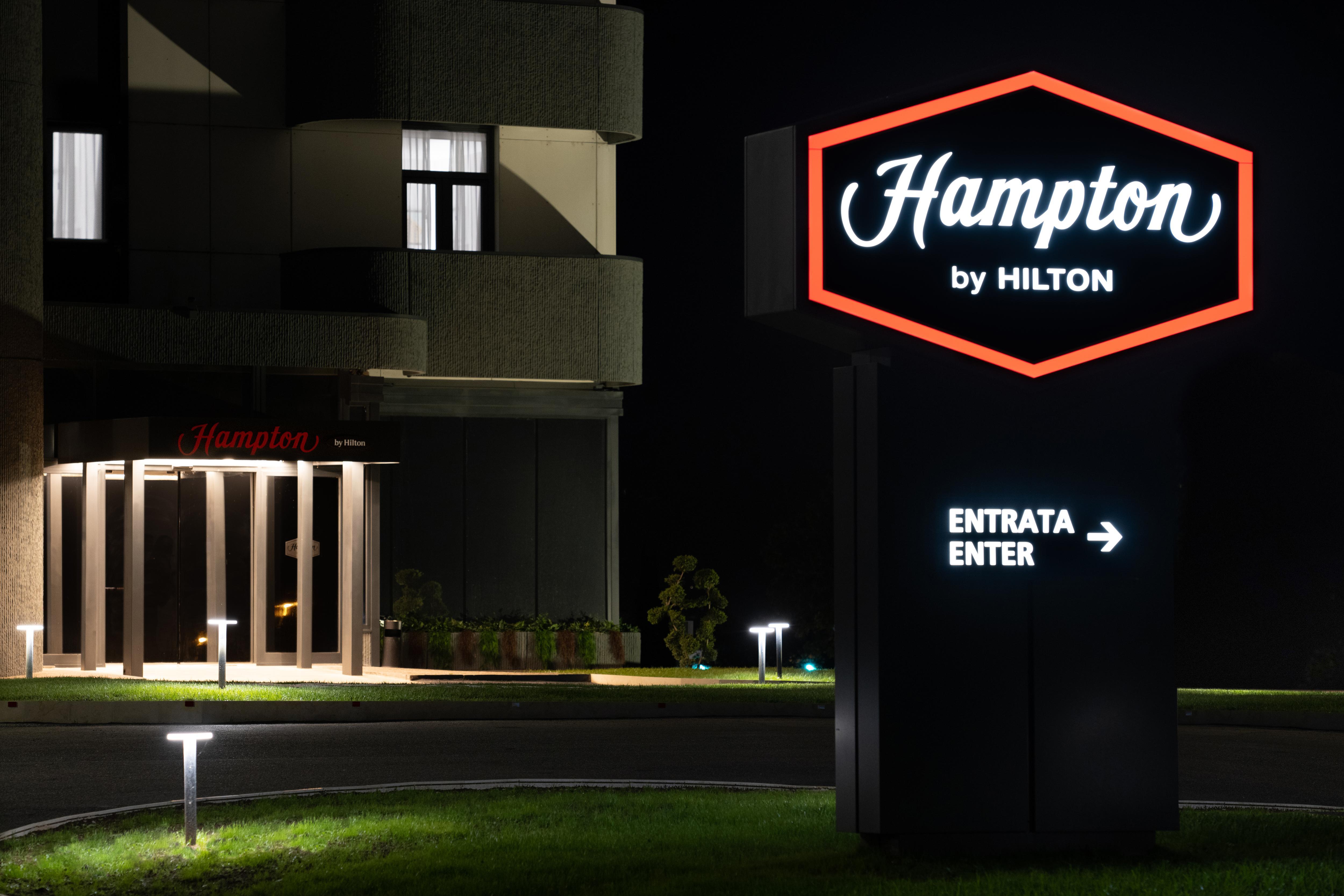Hampton By Hilton Rome North פיאנו רומאנו מראה חיצוני תמונה